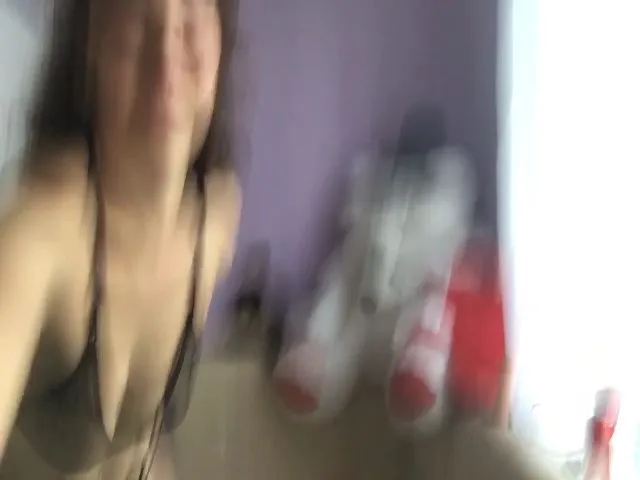 Live sex webcam photo for SmilingAlis #255633875