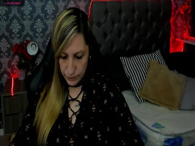 Live sex webcam photo for hania_bru26 #259652356