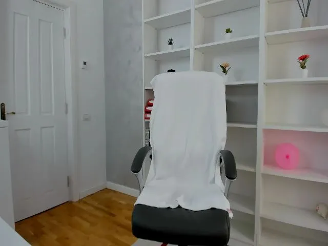 Live sex webcam photo for VanessaCroft #254081717