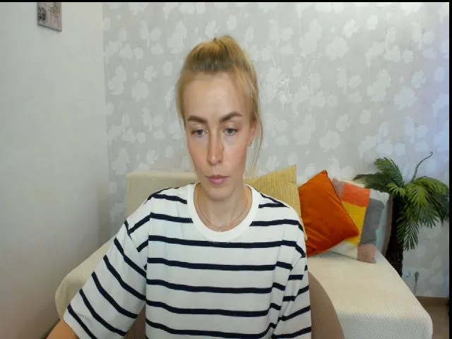 Live sex webcam photo for MissisRexa #253807088