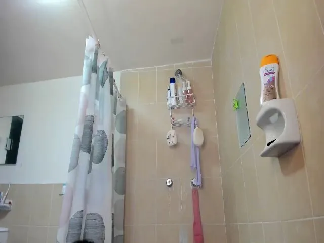 Live sex webcam photo for Cherrycute666 #264208285