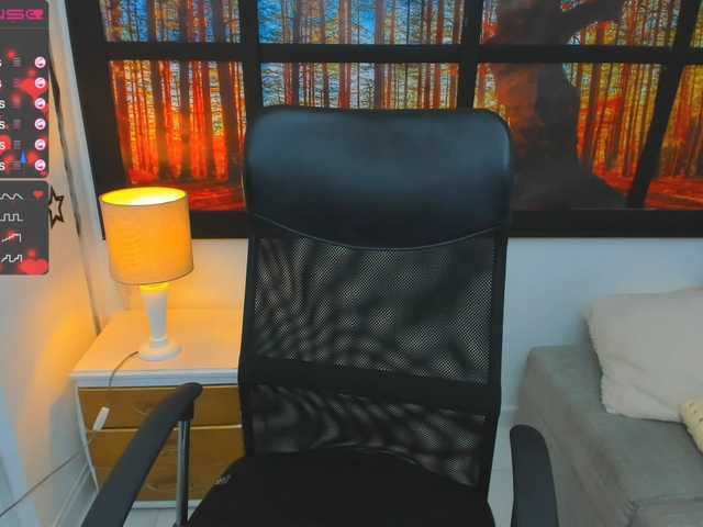 Live sex webcam photo for ScarleetLiz #241254888