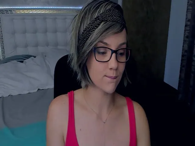 Live sex webcam photo for TiffanyRioxxx #260225913