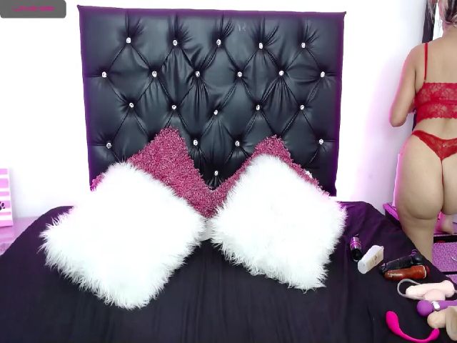 Live sex webcam photo for Mia_hott_ #260368613