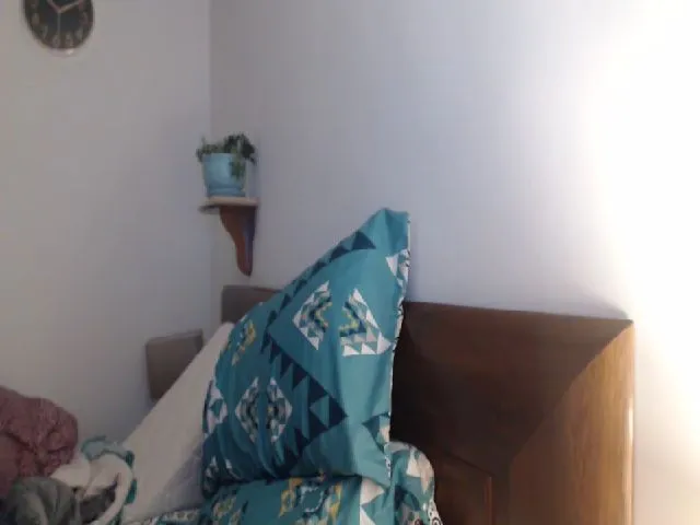 Live sex webcam photo for isabellazee2 #255767382