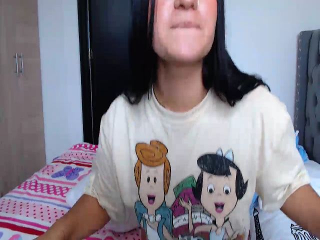 Live sex webcam photo for Angie_05 #255686710