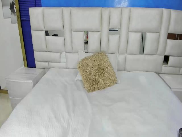 Live sex webcam photo for Scarlet_corte #253294574