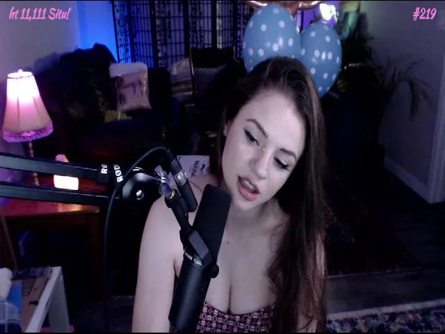 Live sex webcam photo for Sophelia #258019324