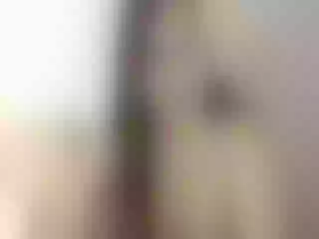Live sex webcam photo for RosseAnnes #253882327