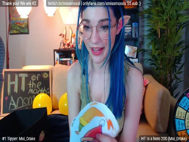 Live sex webcam photo for XMissMoxxiX #262571327
