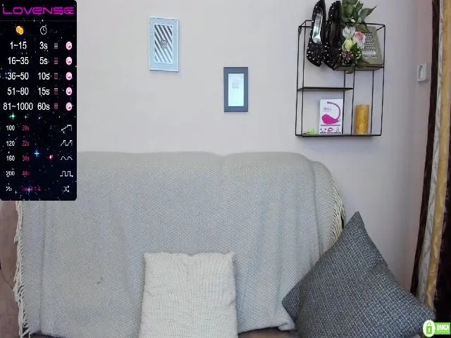 Live sex webcam photo for FoxyDarkX #265043279