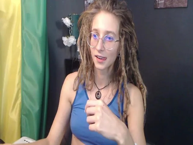 Live sex webcam photo for KINKYkeira #259243758
