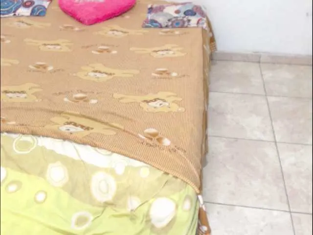 Live sex webcam photo for AndreaTuve #241096524