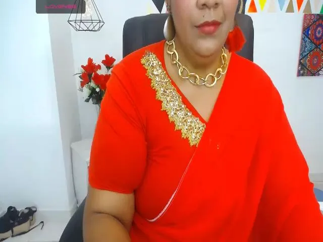 Live sex webcam photo for IndianMama #257668624