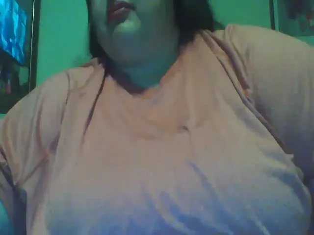 Live sex webcam photo for BbwFattitties #261995286