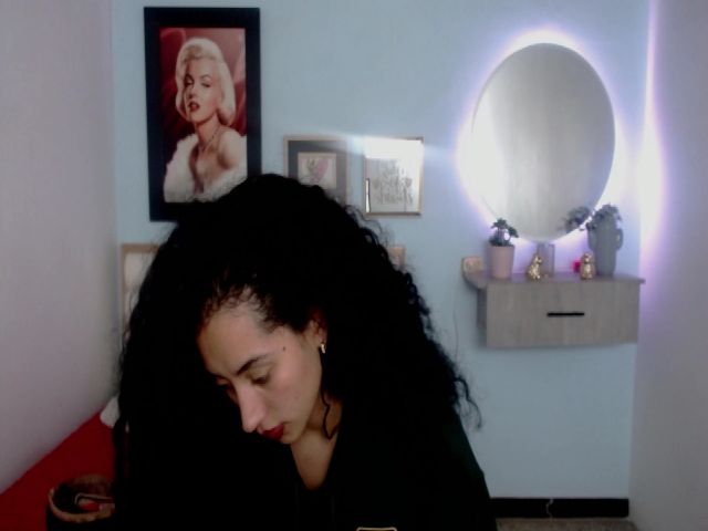 Live sex webcam photo for Jade_lee88 #254730147