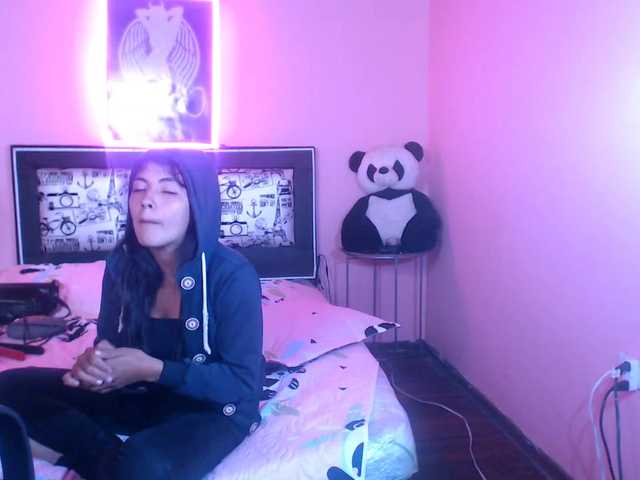 Live sex webcam photo for marilyn-eas #248276688