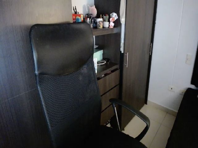 Live sex webcam photo for Valen_giraldo #257881354