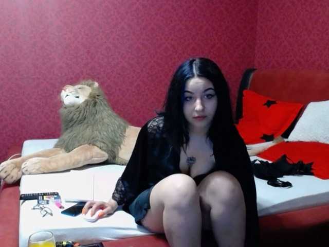 Live sex webcam photo for JessyStar2 #250636302