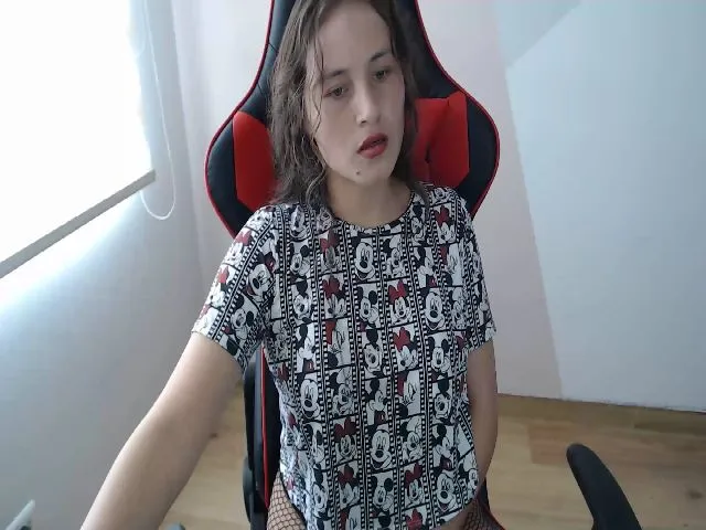 Live sex webcam photo for SharonMora #258718112