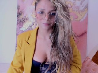 Live sex webcam photo for IsabellAmout #240695368