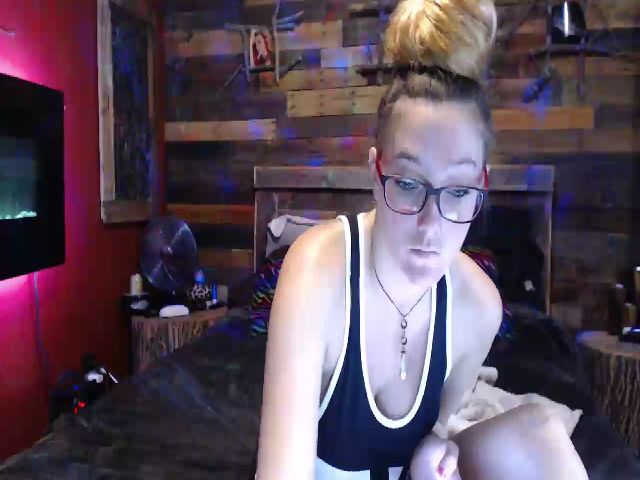 Live sex webcam photo for TrueHalo #265189093