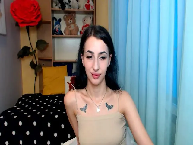 Live sex webcam photo for BruttieHot__ #252804422