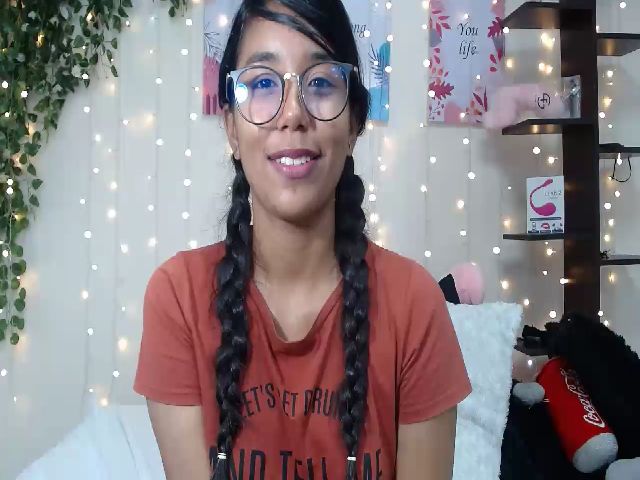 Live sex webcam photo for JOLIE_ABALO #264143555