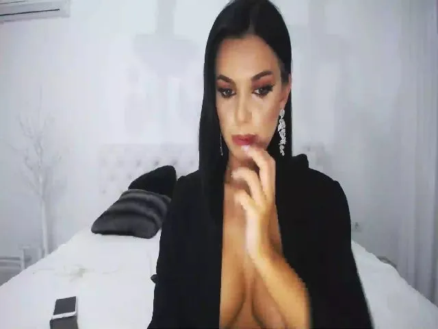 Live sex webcam photo for Mymysterryy24 #256581021