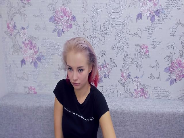 Live sex webcam photo for StephanieSea #263343269