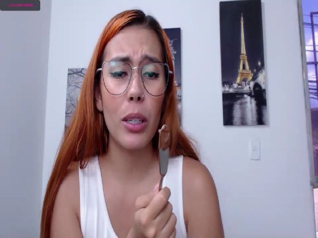 Live sex webcam photo for Alessiafioore #256315247