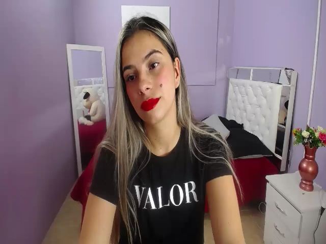 Live sex webcam photo for Martina_ferer #263186739