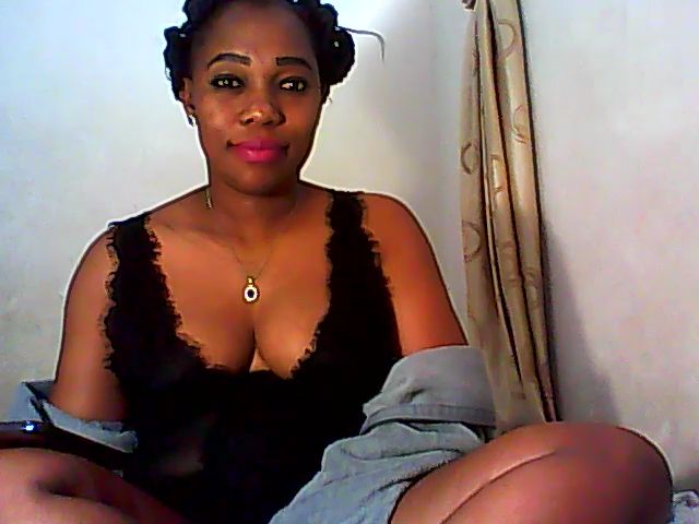 Live sex webcam photo for AfriPrincess #254450528