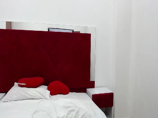 Live sex webcam photo for Sophia_roy #252540538