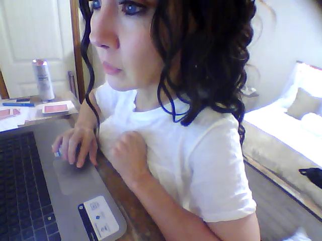 Live sex webcam photo for SweetHoney33 #264680703