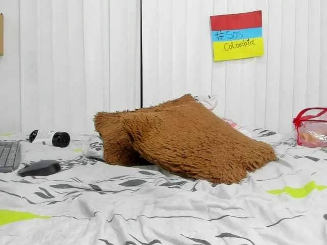 Live sex webcam photo for Merida- #245184942