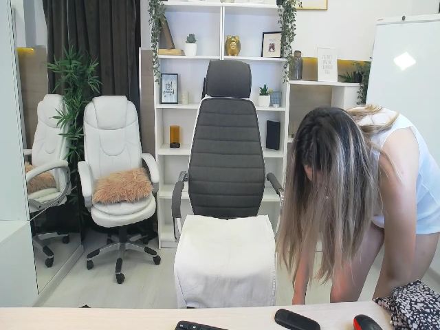 Live sex webcam photo for Jessy_Jen #256721754