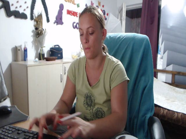 Live sex webcam photo for LiaMelanyy #253566519