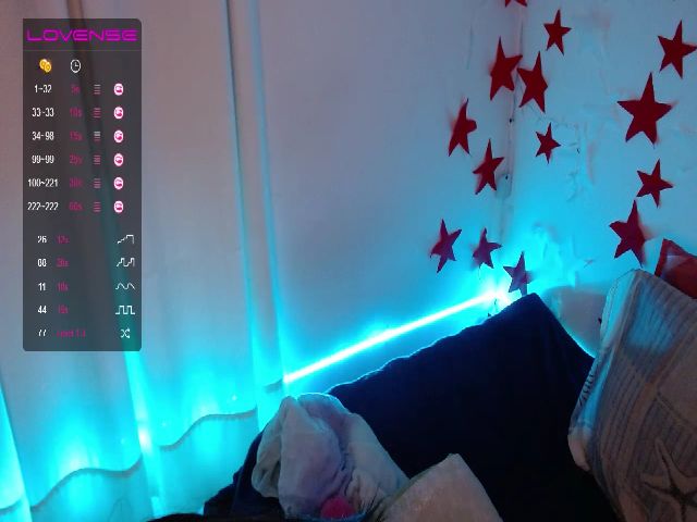 Live sex webcam photo for Kiarybell #265399566