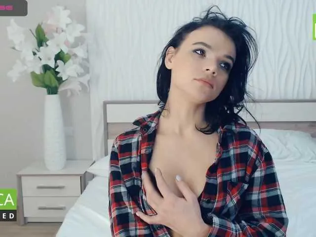 Live sex webcam photo for look-at-me #241181974