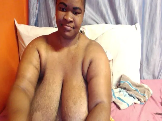 Live sex webcam photo for Sweetnozie #259310373