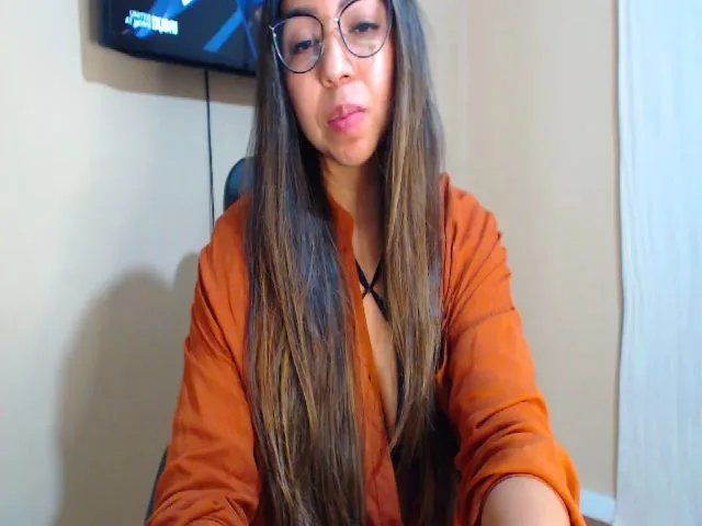 Live sex webcam photo for Luisaxhot #252316618