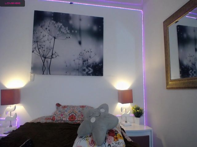 Live sex webcam photo for NicolSaenz #258238983