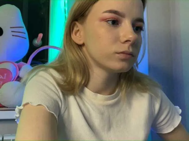 Live sex webcam photo for EmilyMilss #241266933