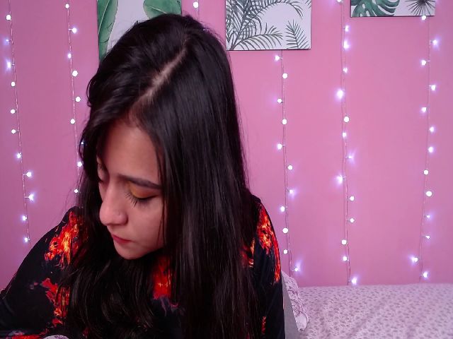 Live sex webcam photo for Eva_Collins2 #252288015