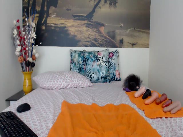 Live sex webcam photo for AikoTailor #287876250