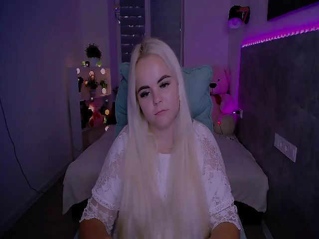 Live sex webcam photo for Jenni__fer #263992498