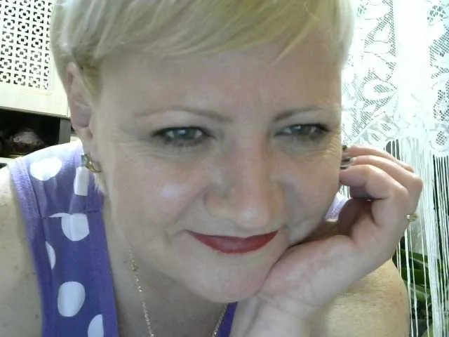 Live sex webcam photo for HelenLike #241150844