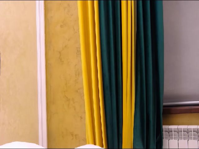 Live sex webcam photo for SoffyyHot #262420766