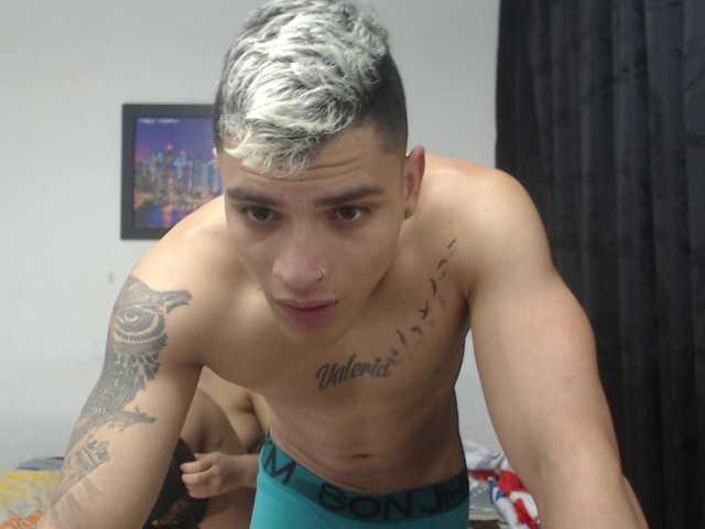 Live sex webcam photo for AngelAnMonicA #245886436